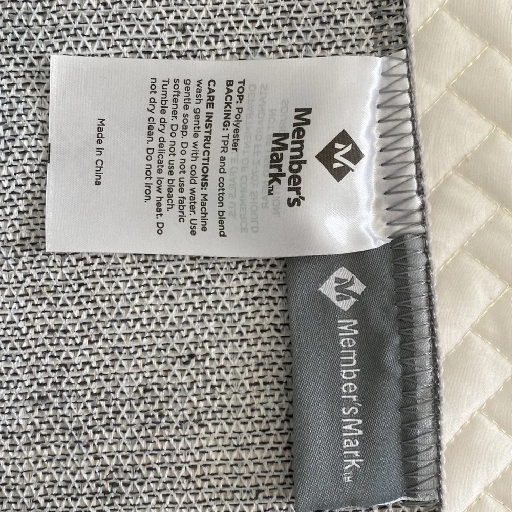 NWT Everwash washable rug 24x43